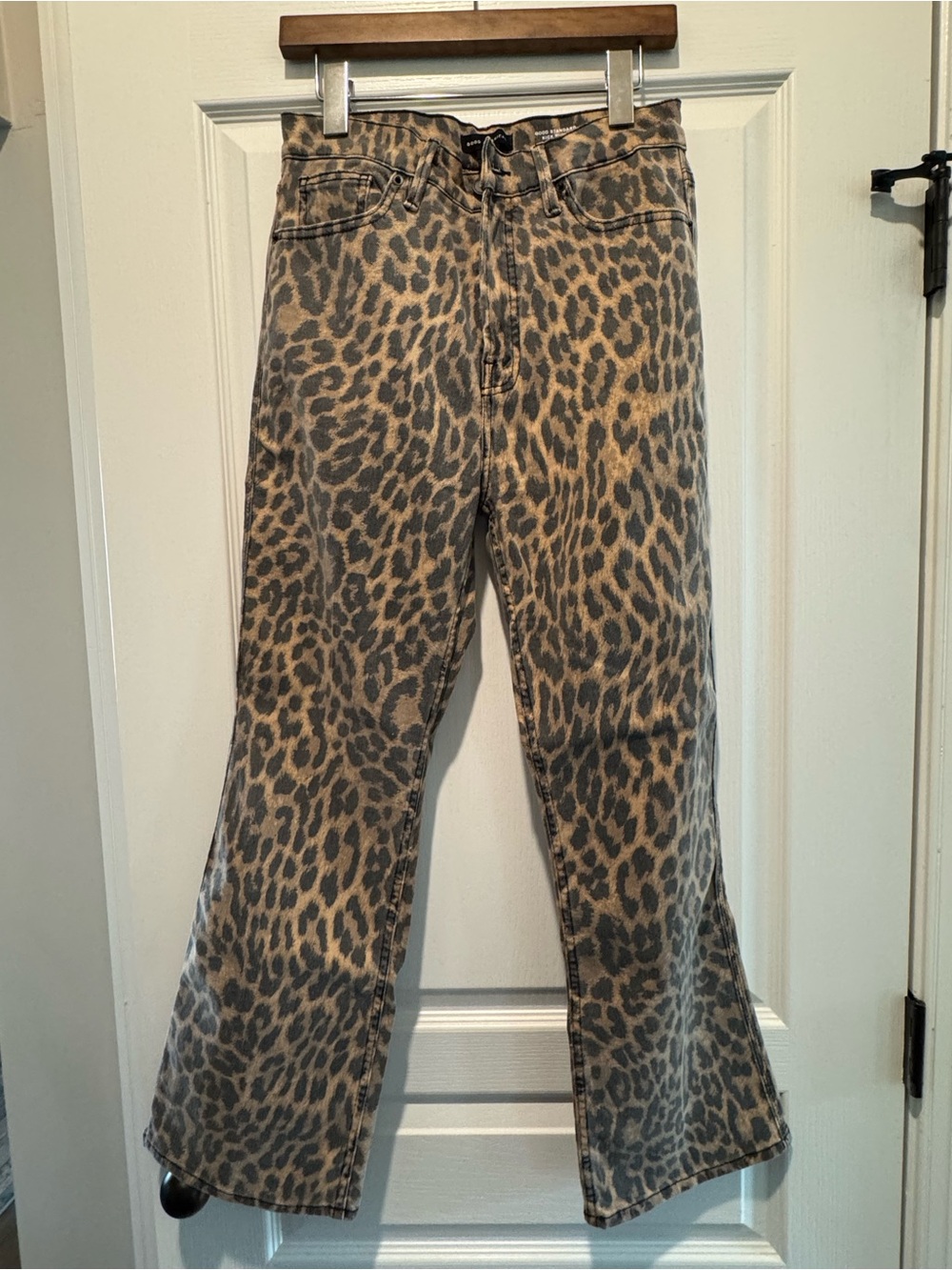Good American Animal Print Cropped Denim - Picture 4 of 5